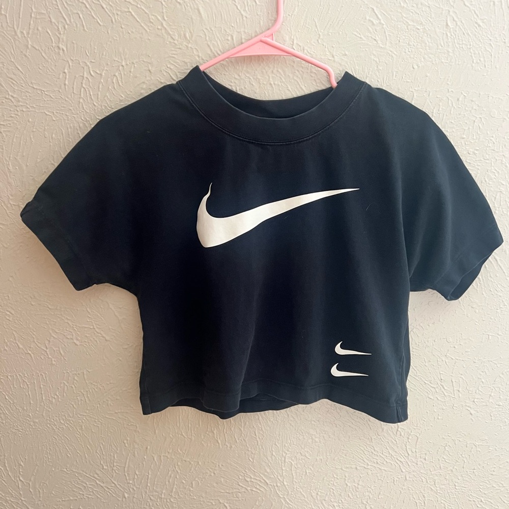 Nike Black Cropped Tee – Women’s Small – Swoosh Logo